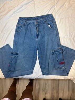Casual Blue Wide-Leg Cargo Jeans - Classic Denim